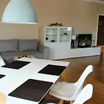 Schlossblick I - Zeit Zum Entspannen In Exklusiver Mit Panoramablick, Parkplatz, Wlan, Smart-tv