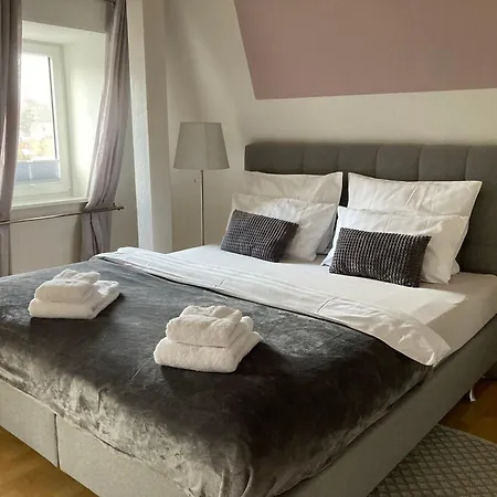 Daire Schlossblick I - Zeit Zum Entspannen In Exklusiver Mit Panoramablick, Parkplatz, Wlan, Smart-tv