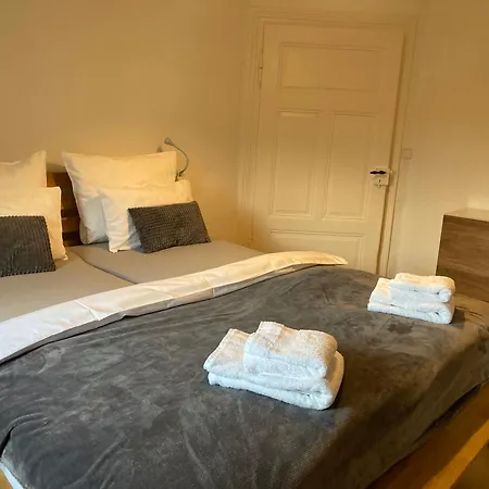 아파트 Schlossblick I - Zeit Zum Entspannen In Exklusiver Mit Panoramablick, Parkplatz, Wlan, Smart-tv