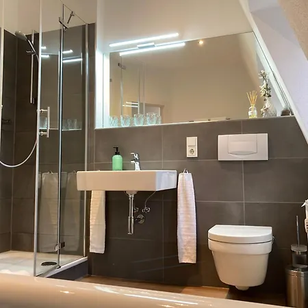 Schlossblick I - Zeit Zum Entspannen In Exklusiver Mit Panoramablick, Parkplatz, Wlan, Smart-tv 아파트