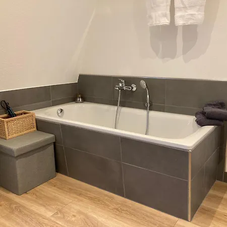 Schlossblick I - Zeit Zum Entspannen In Exklusiver Mit Panoramablick, Parkplatz, Wlan, Smart-tv アパート