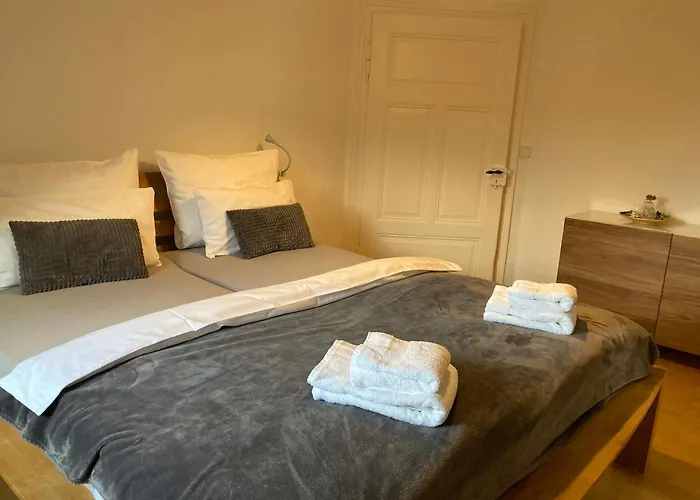 아파트 Schlossblick I - Zeit Zum Entspannen In Exklusiver Mit Panoramablick, Parkplatz, Wlan, Smart-tv